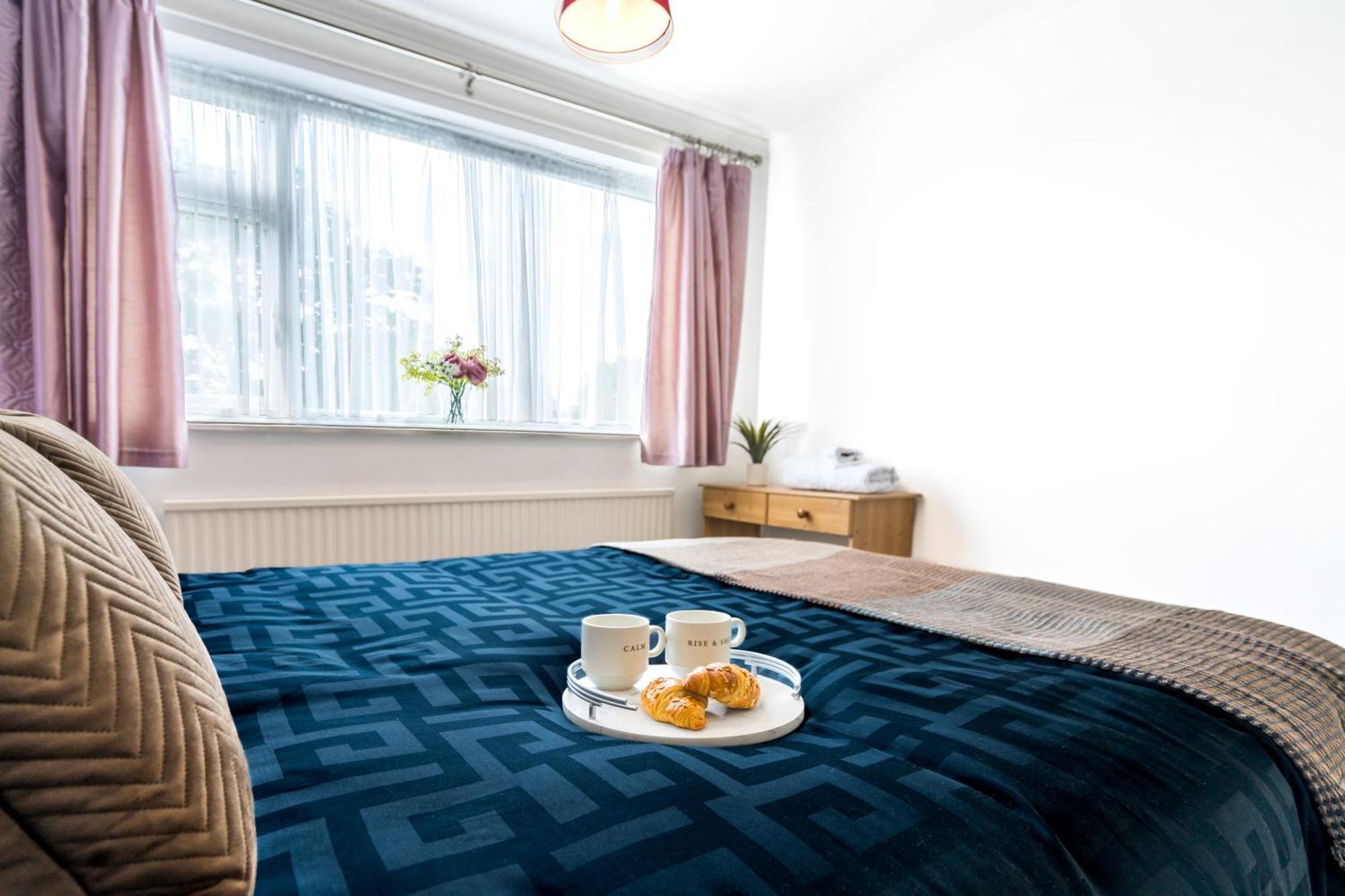 Leicester Oadby 4 Bed Home, 8 Guests, Park 5 Cars Zewnętrze zdjęcie